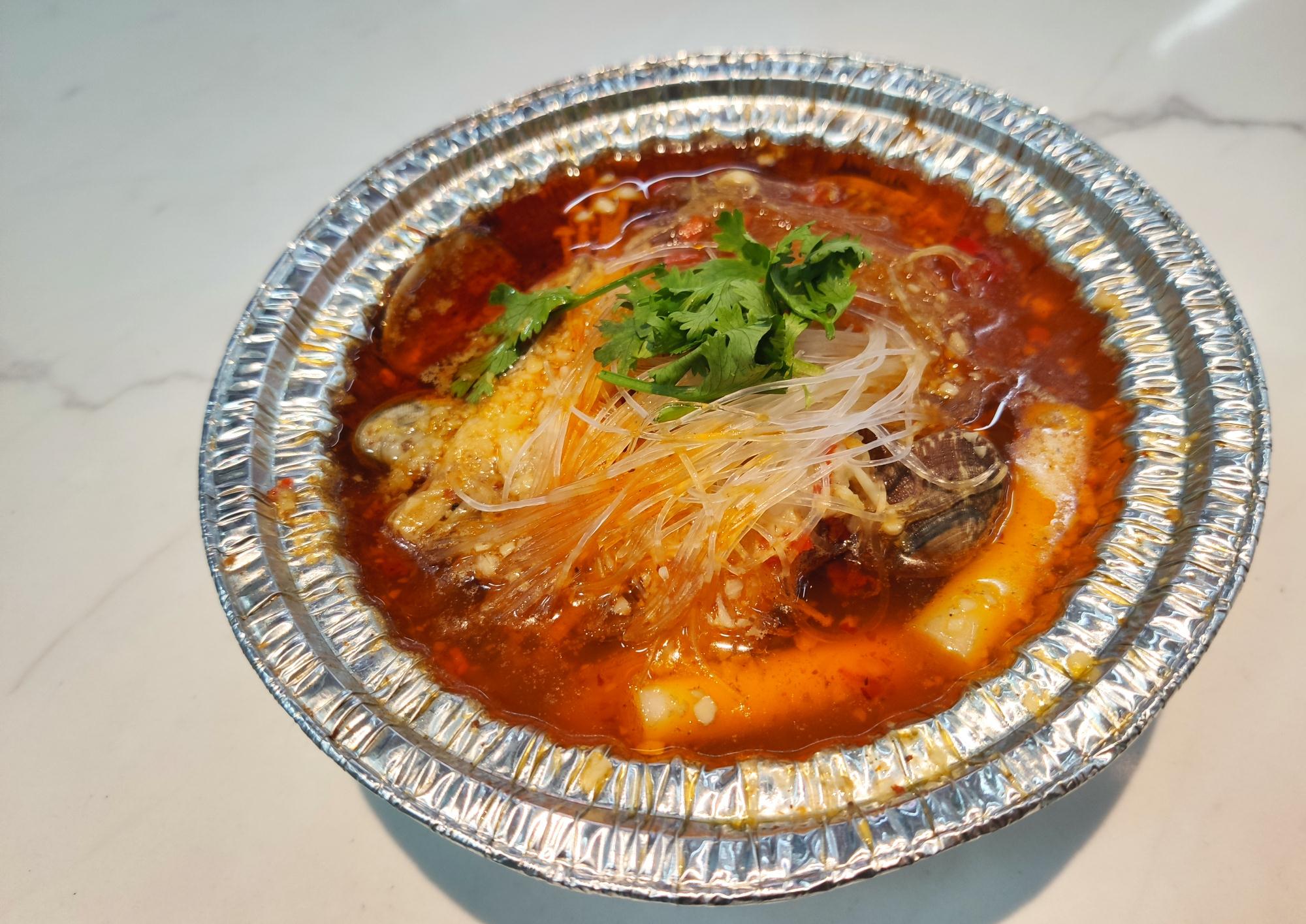 至胜客新款美食秘制花甲粉,色香味俱全!