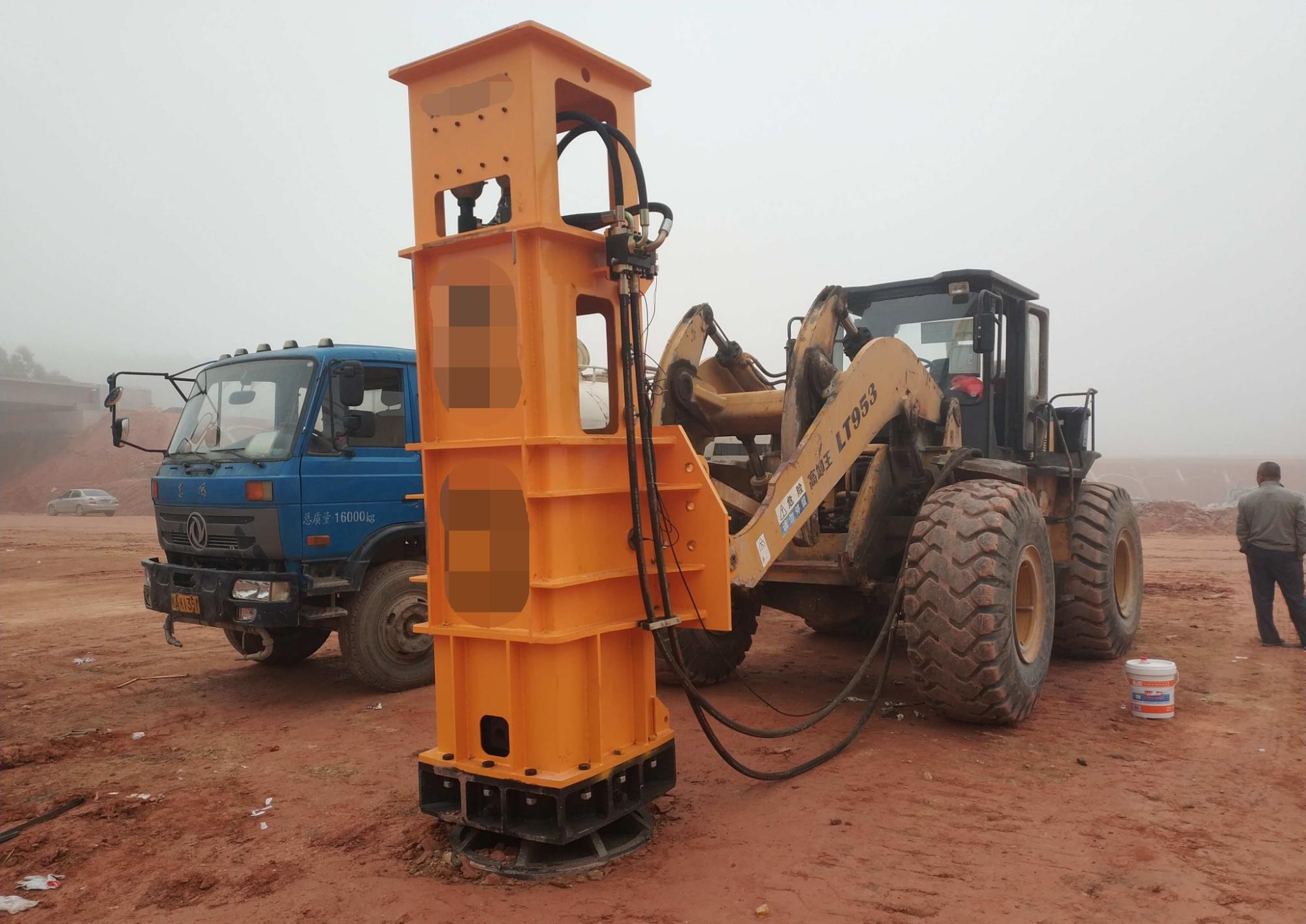 但是涉及局部范围回填压实或场地时,由于条件限制,则采用蛙式打夯机.