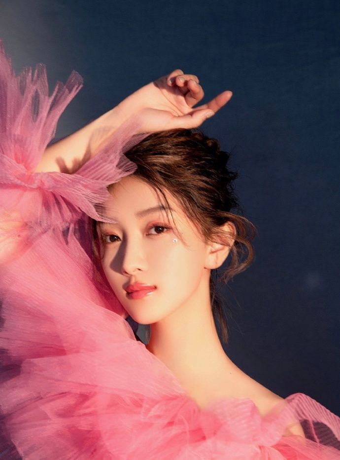 校花刘美旗出生于1996年,来自北京,北京电影学院,身高167cm_高清图集