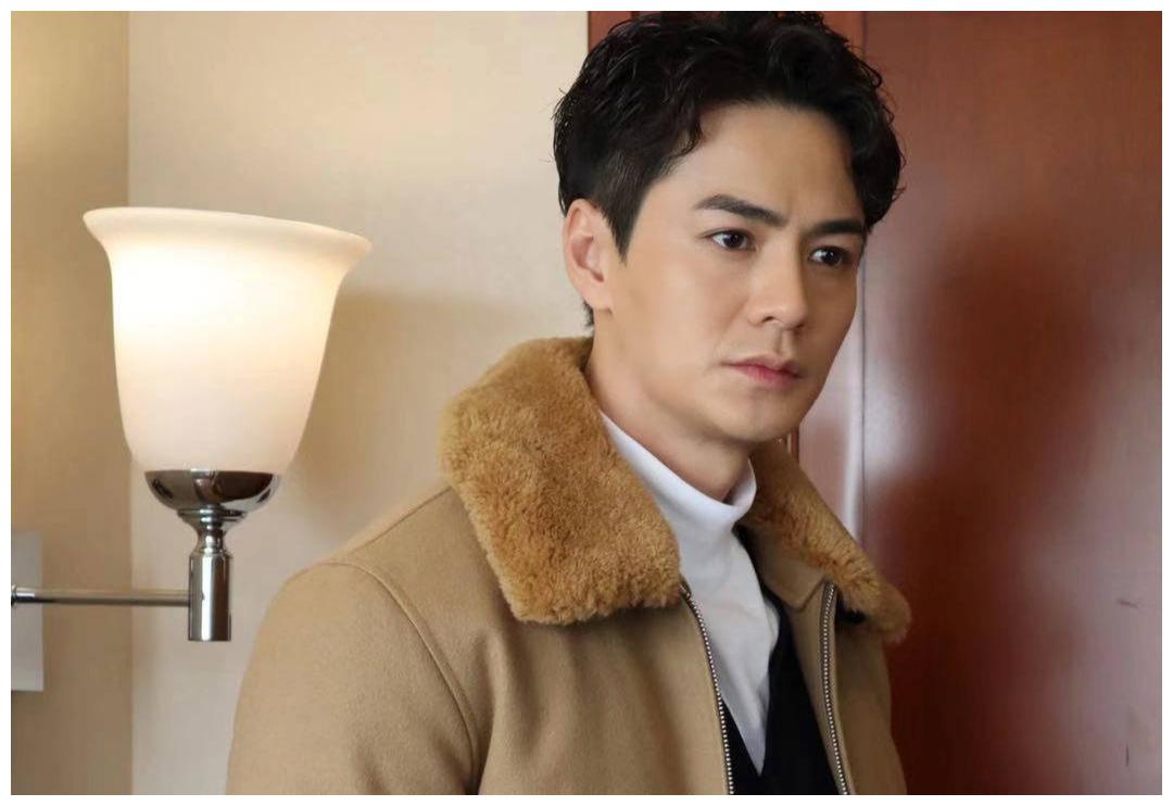 罗仲谦在线晒娃小珍珠颜值极高大眼睛跟爸爸一模一样