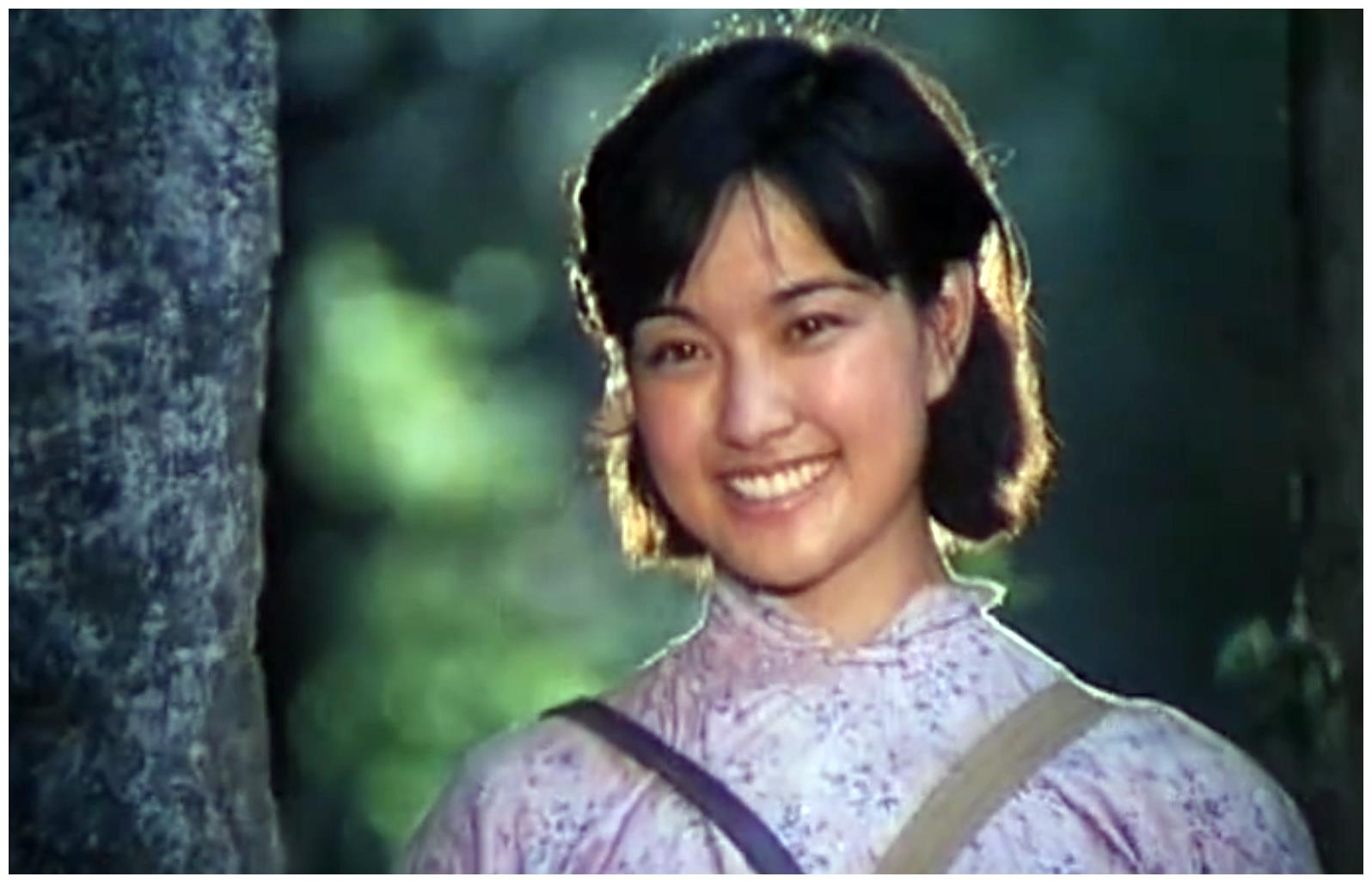 甚至连续三届稳坐《我就是演员》评委的宝座.