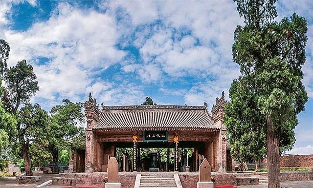 白水仓颉庙在汉延熹5年(162年)已初具规模,至今已有2000多年的历史.