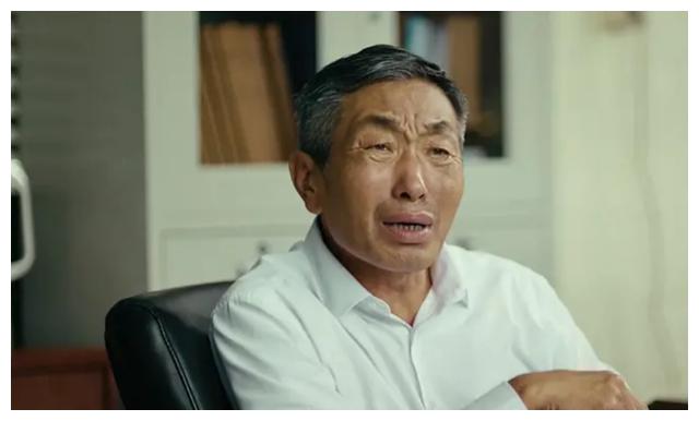 还记得孙俪,佟大为版《玉观音》里的潘队长吗?如今他过这样子