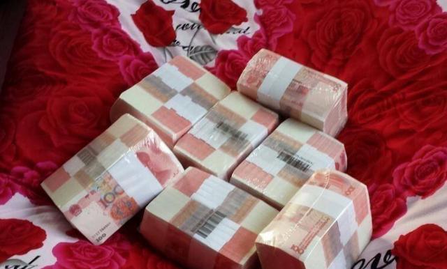 结婚婆家给十五万彩礼,无意看到小姑子朋友圈,我将彩礼如数退还