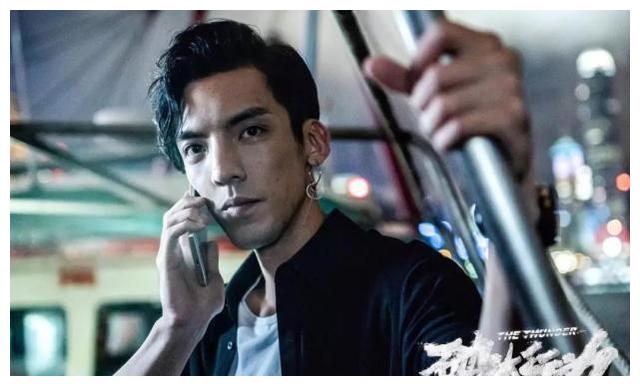 洪浚嘉:周冬雨同学,演过破冰行动,如今巡回检察组中