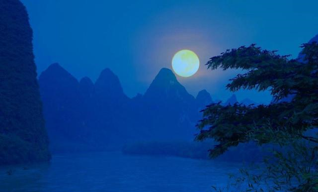 黄庭坚送给好友的一首宋诗,28字提到了两个当时很著名的词人休闲区蓝鸢梦想 - Www.slyday.coM 黄庭坚送给好友的一首宋诗,28字提到了两个当时很著名的词人休闲区蓝鸢梦想 - Www.slyday.coM