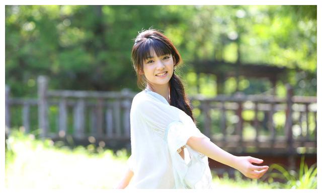 美腿胜过热巴,似山中走出的仙子|早安少女组|宇部市|里沙_新浪新闻