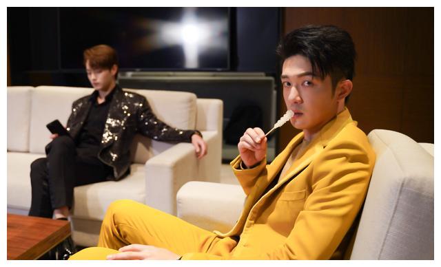 追光吧哥哥李泽锋2020年最后一天成功还钱终于安心了