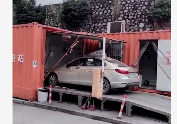 男子发明“极品”停车位，只能停新能源汽车，燃油车进不来休闲区蓝鸢梦想 - Www.slyday.coM