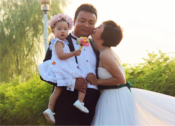 与大12岁二婚央视名嘴结婚,今成喜剧女王|央视|刘圆圆|张国立_新浪