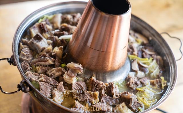 舌尖上的塔公草原一锅热气腾腾的牦牛肉火锅