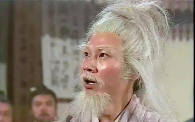 裘千仞铁掌帮帮主裘千仞,第一次华山论剑王重阳就有邀请裘千仞参加