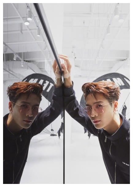 make your history」 作为雷朋全球品牌代言人的王嘉尔,佩戴雷朋