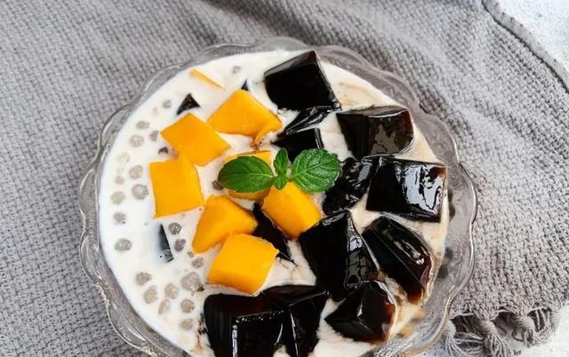 简单易做的椰香烧仙草,完胜鲜芋仙,椰香浓郁,超级爽滑__财经头条