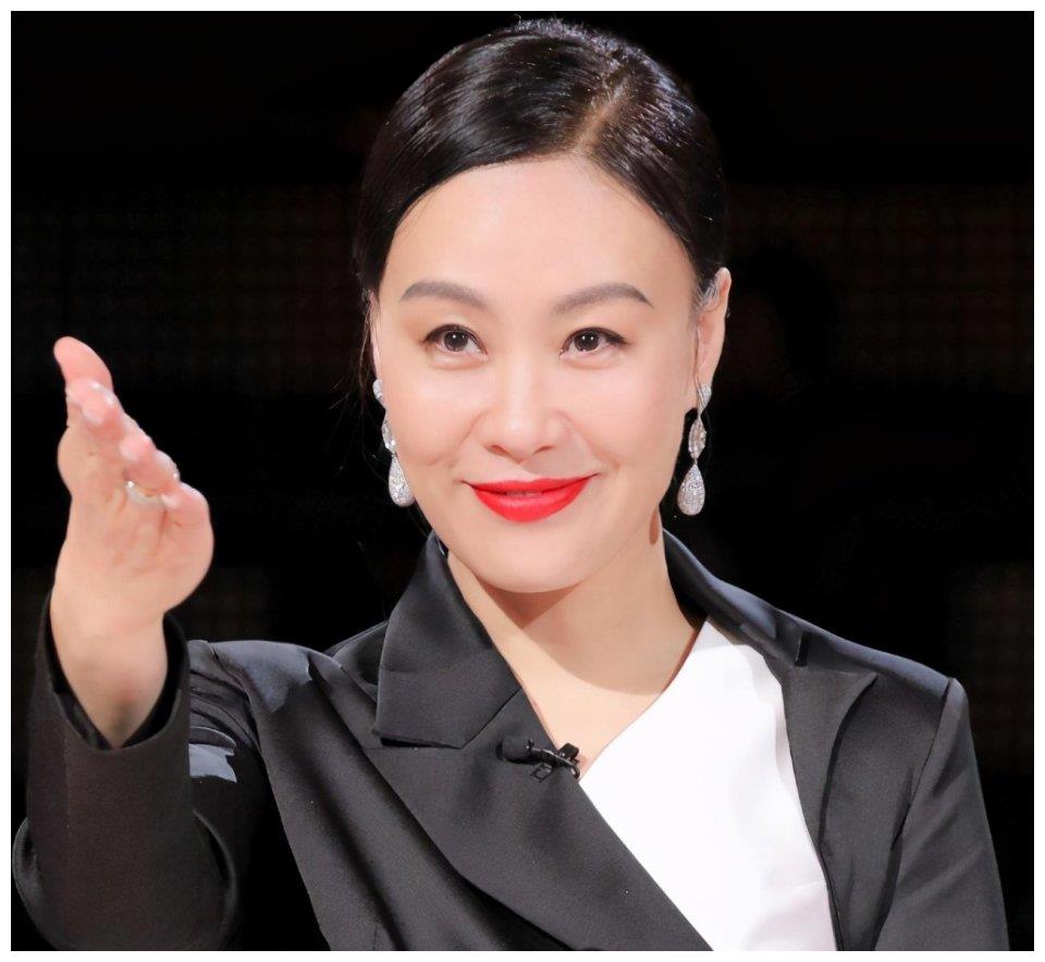 演《末代皇帝》成名邬君梅:9次试管婴儿失败,却被老公宠成公主