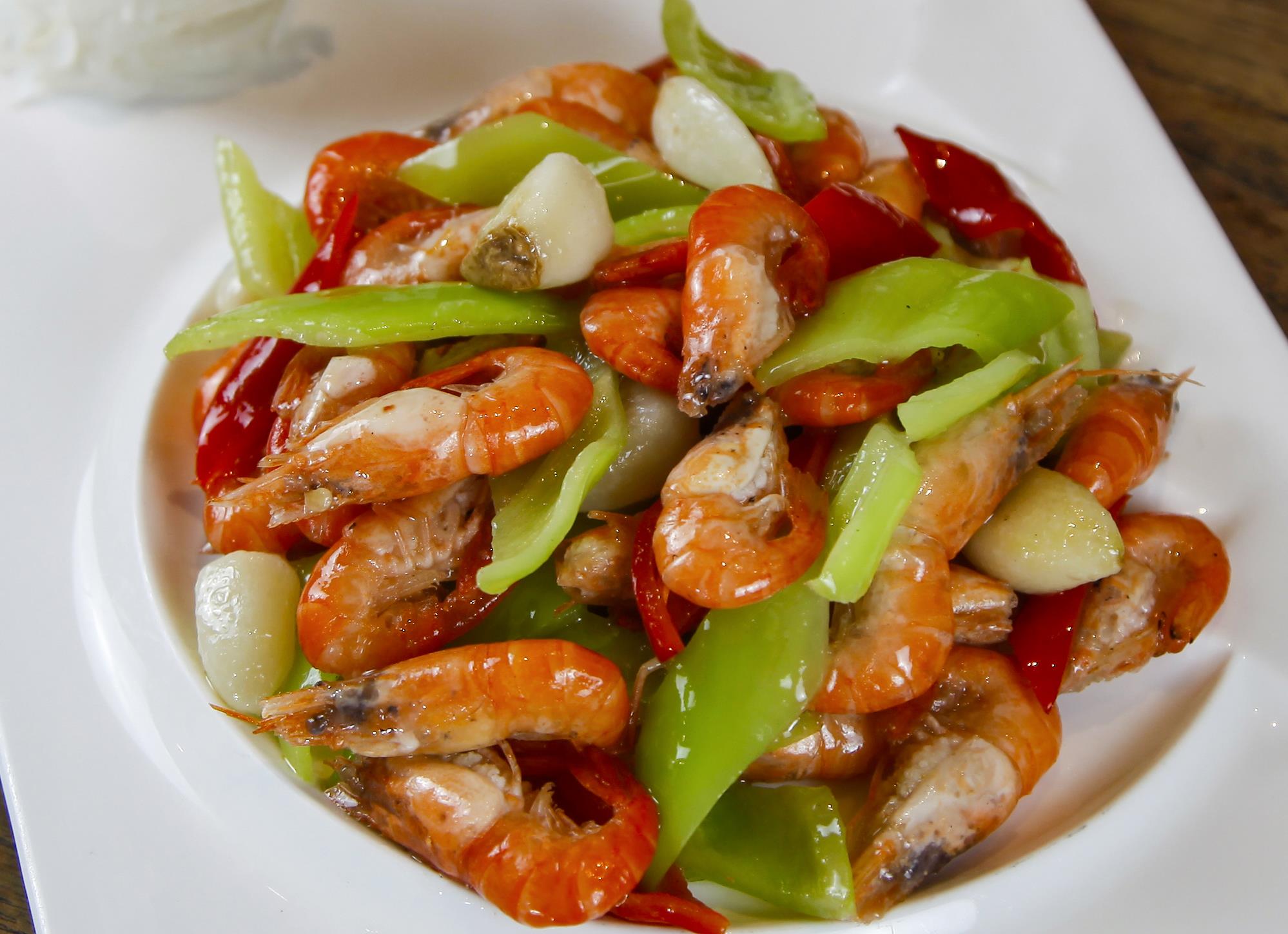 安徽人家夏季热销菜品之青椒爆河虾_高清图集_新浪网