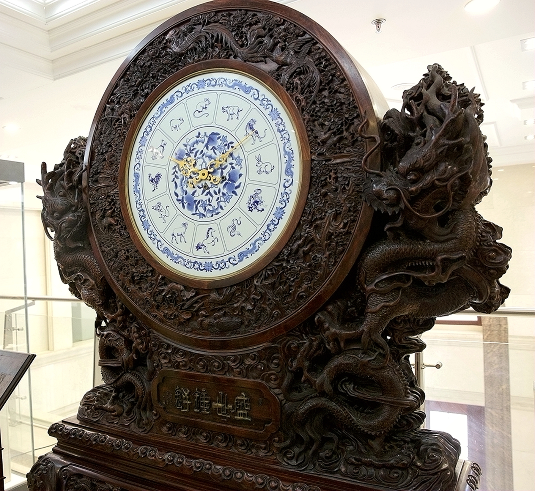 时间的对话 历史的交流——陆鉴平探访钟表文化
