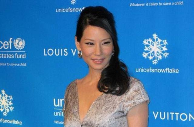 在一项"美国人知道的中国人"调查里,她成为唯一进入前十的女星.刘玉玲