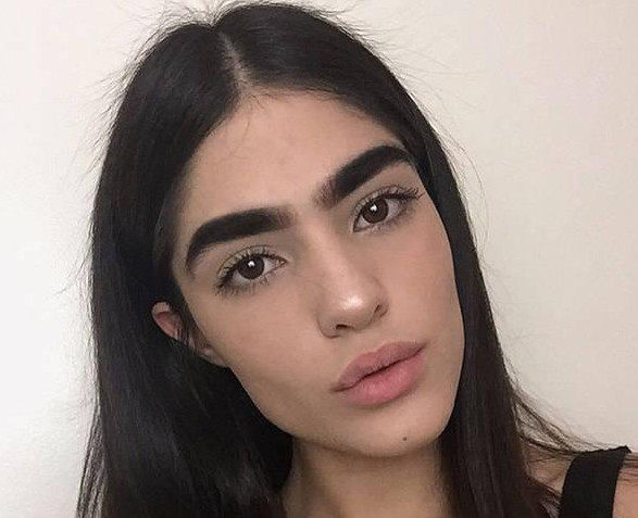 眉毛,以前的眉毛不但粗黑而且生长的很杂乱,两条眉毛几乎要连在一起了