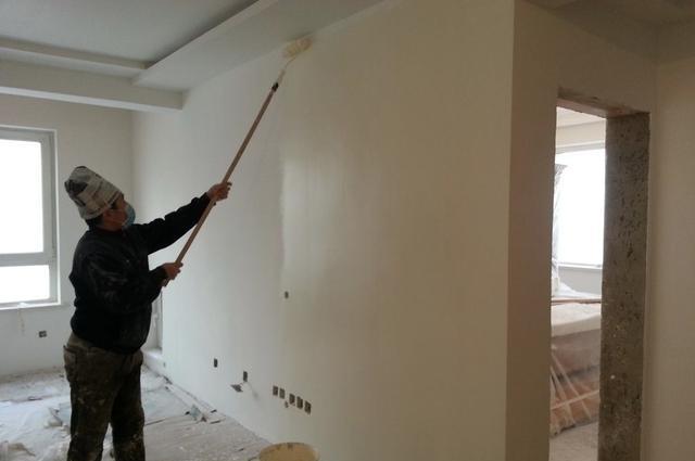 比如乳胶漆施工工艺,刷在墙面等乳胶漆具有一定厚度,里面的乳胶漆由于