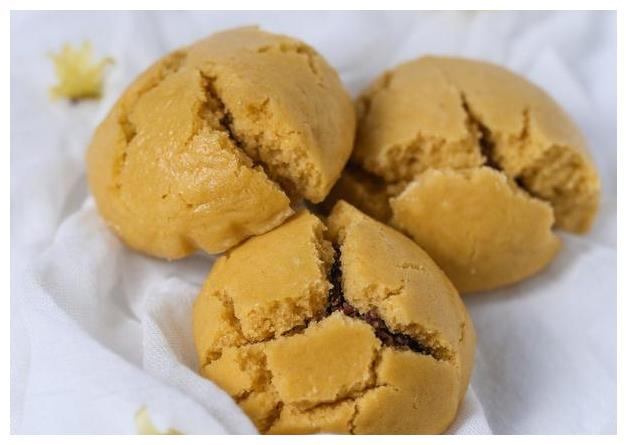 来自陕北的美食黄馍馍:黄土高原上最朴实的味道,咬一口皮酥里嫩