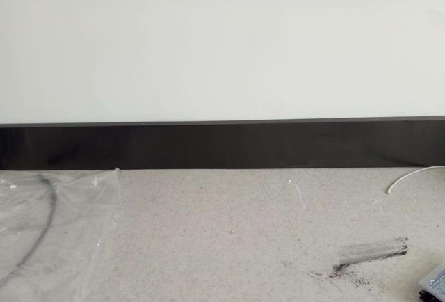 第一次见有人装这种踢脚线,太聪明了,既时尚又耐用