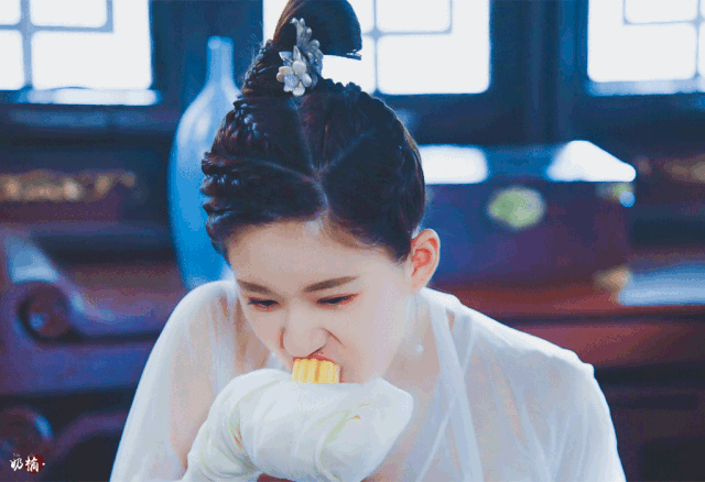 赵露思体态引争议!长相与体重不符是种什么样的体验?