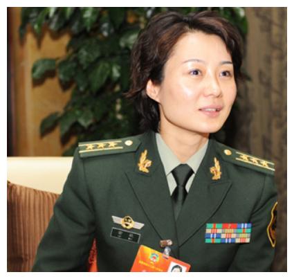 副师级上校和副师级大校谁的权力大待遇有何区别