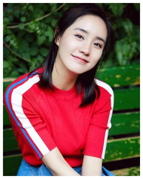 王智是国内屈指可数的功夫女星,出道后以出众的演技和专业的舞蹈武术