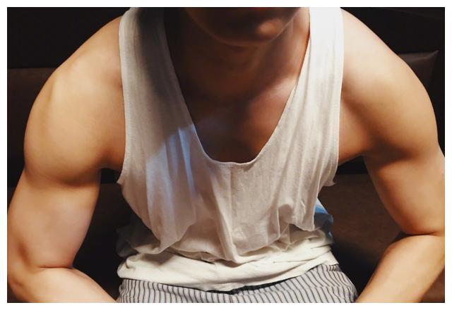 李易峰,一个月暴瘦32斤,直言:减肥很简单,就这一句