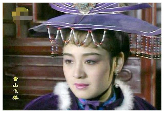 第二个则是伍宇娟,伍宇娟在剧中饰演了袁银姑,袁紫衣这一对儿姑侄.