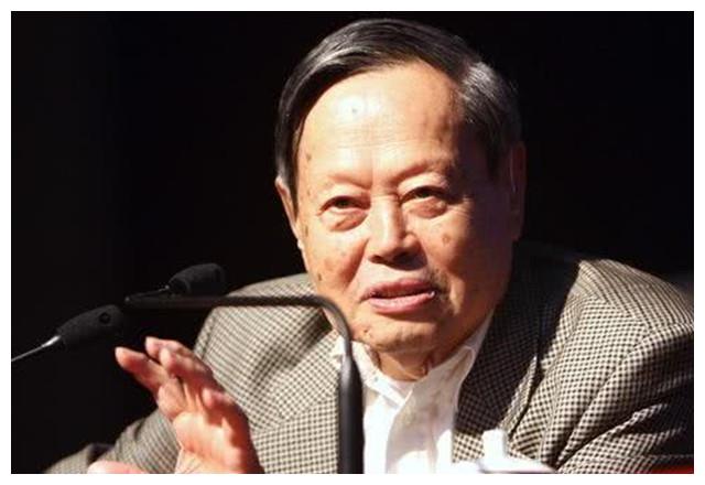 杨振宁接受访谈直言:父亲临终前,始终没有原谅我抛乡弃国的罪名__财经头条