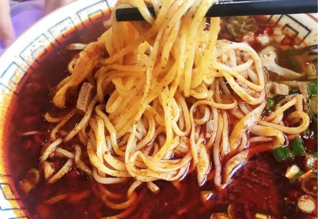 舌尖上的洛宁美食洛宁扯面