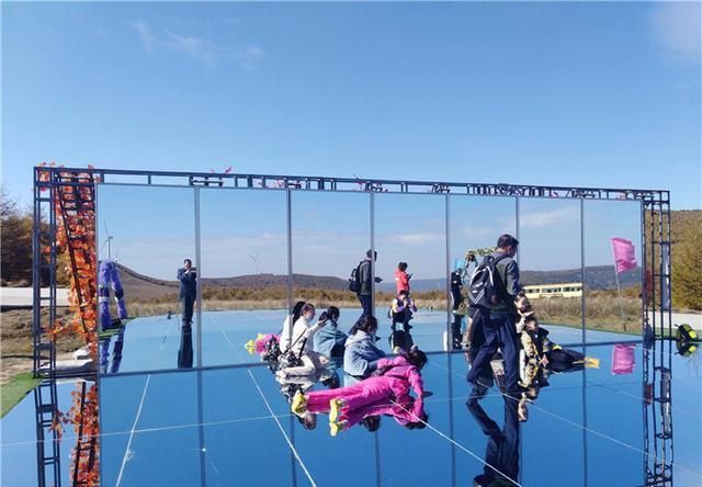 灵石红崖峡谷再添"恐龙谷"和"天空之镜"两处新景点