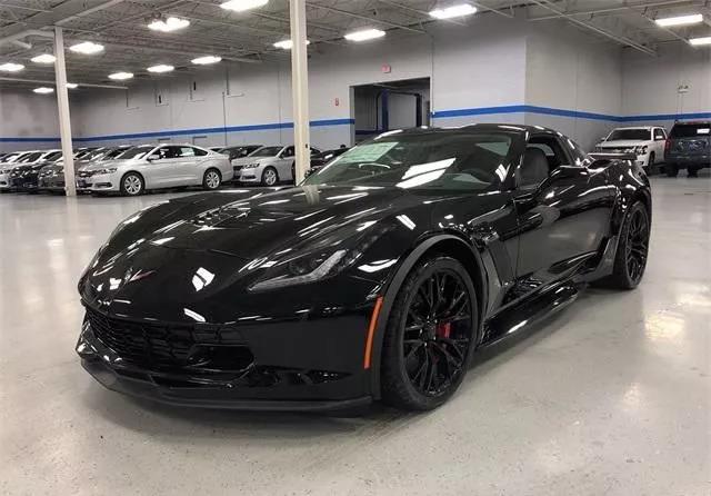 这款"五菱"跑车,搭载6.2l自吸v8大排量发动机,性能暴徒