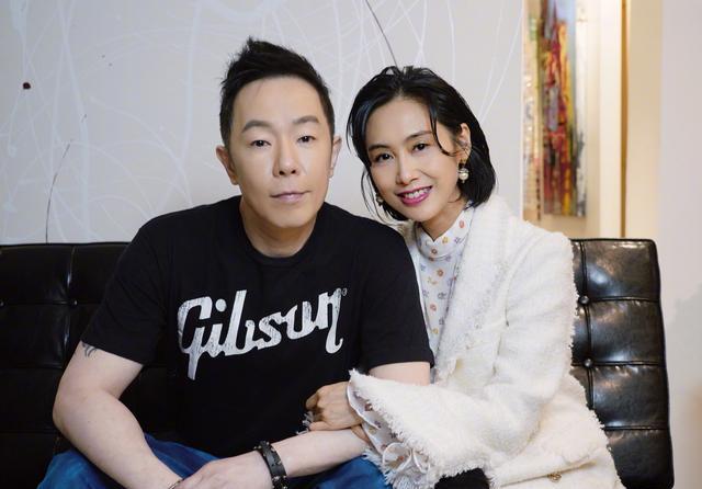 朱茵谈与黄贯中恋爱的原因因家中漏水和丢狗而结缘