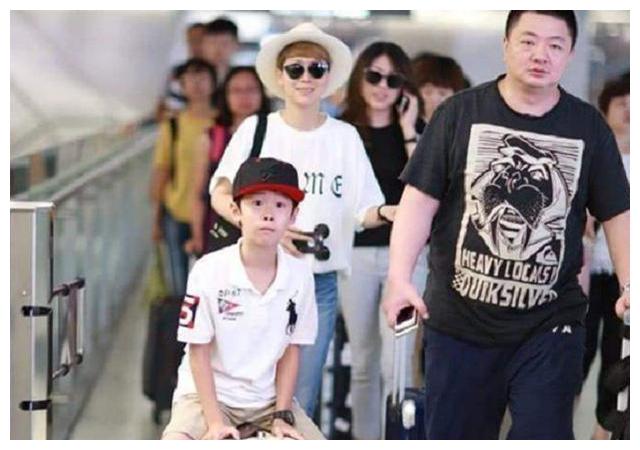 有种自律叫海清儿子,14岁就自律到令人羡慕,她的育儿观值得学习