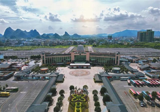 桂林市区包含桂林北站,桂林站,桂林西站三个客运站.