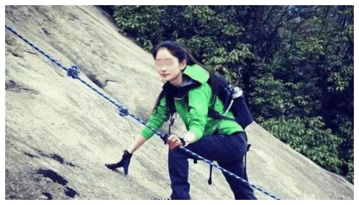 五台山一女驴友被活活冻死,腿和冰块连在一起,画面惨不忍睹!
