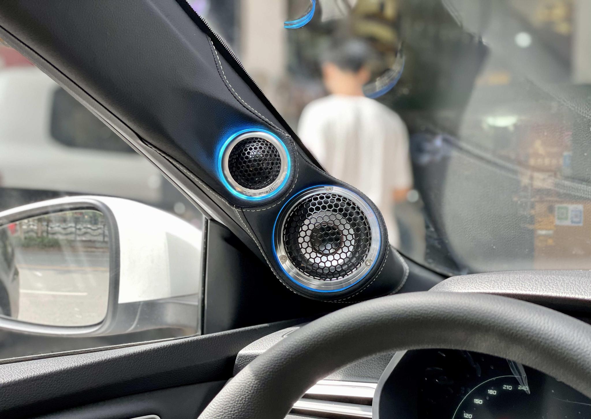 云浮市荣威升级三分频倒模精品工艺 新车怎么升级音响比较好呢?