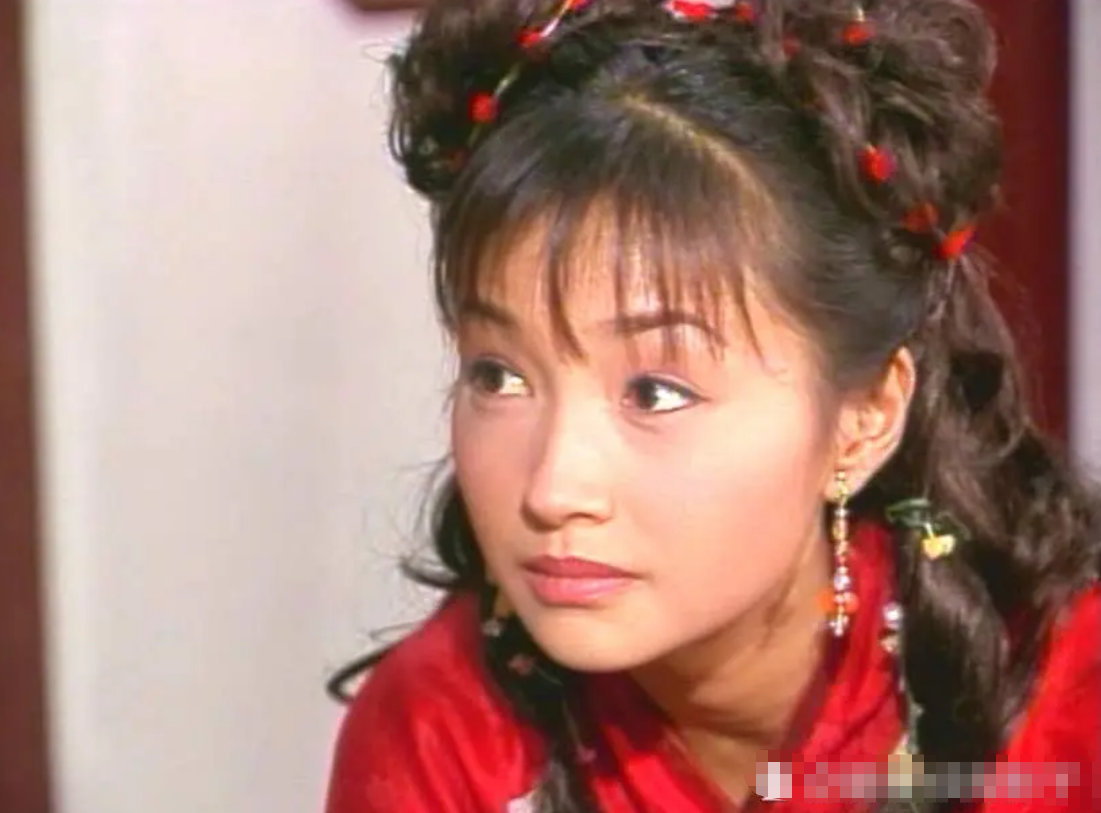 50岁李绮红近照，纯素颜还是美人轮廓，何美钿感觉只有眼睛老了|李绮红|何美钿|港姐_新浪新闻