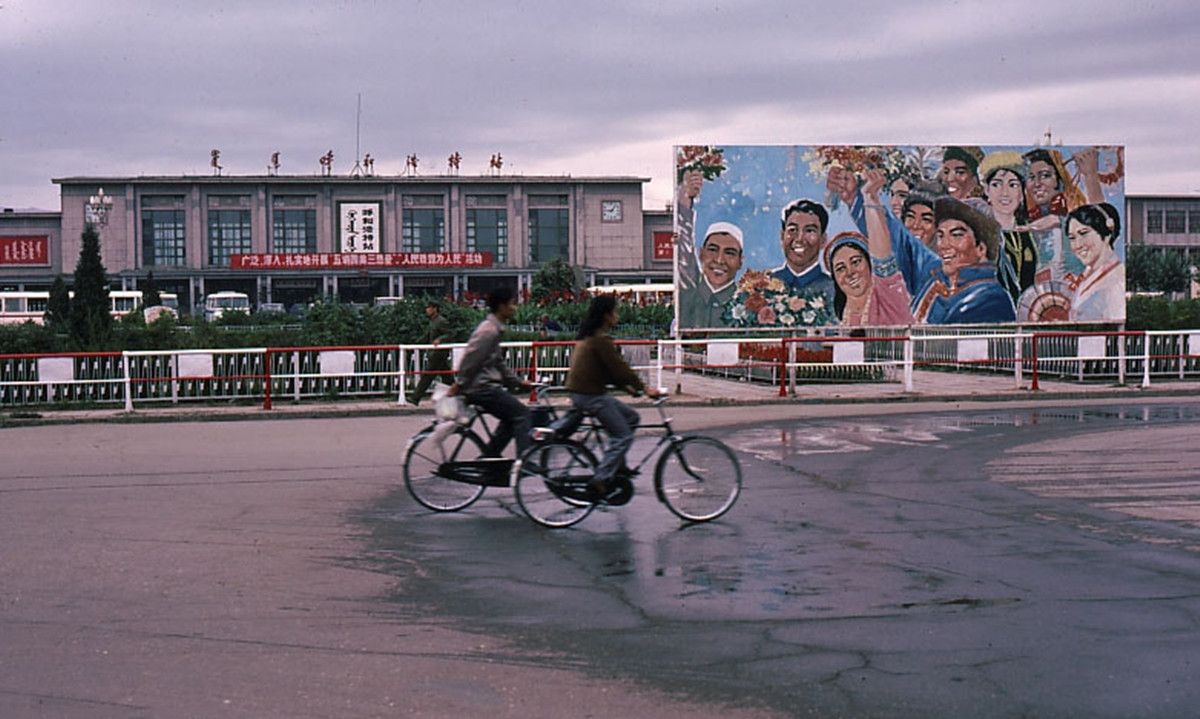 呼和浩特是历史文化名城,是华夏文明的发祥地之一,有着悠久的历史和