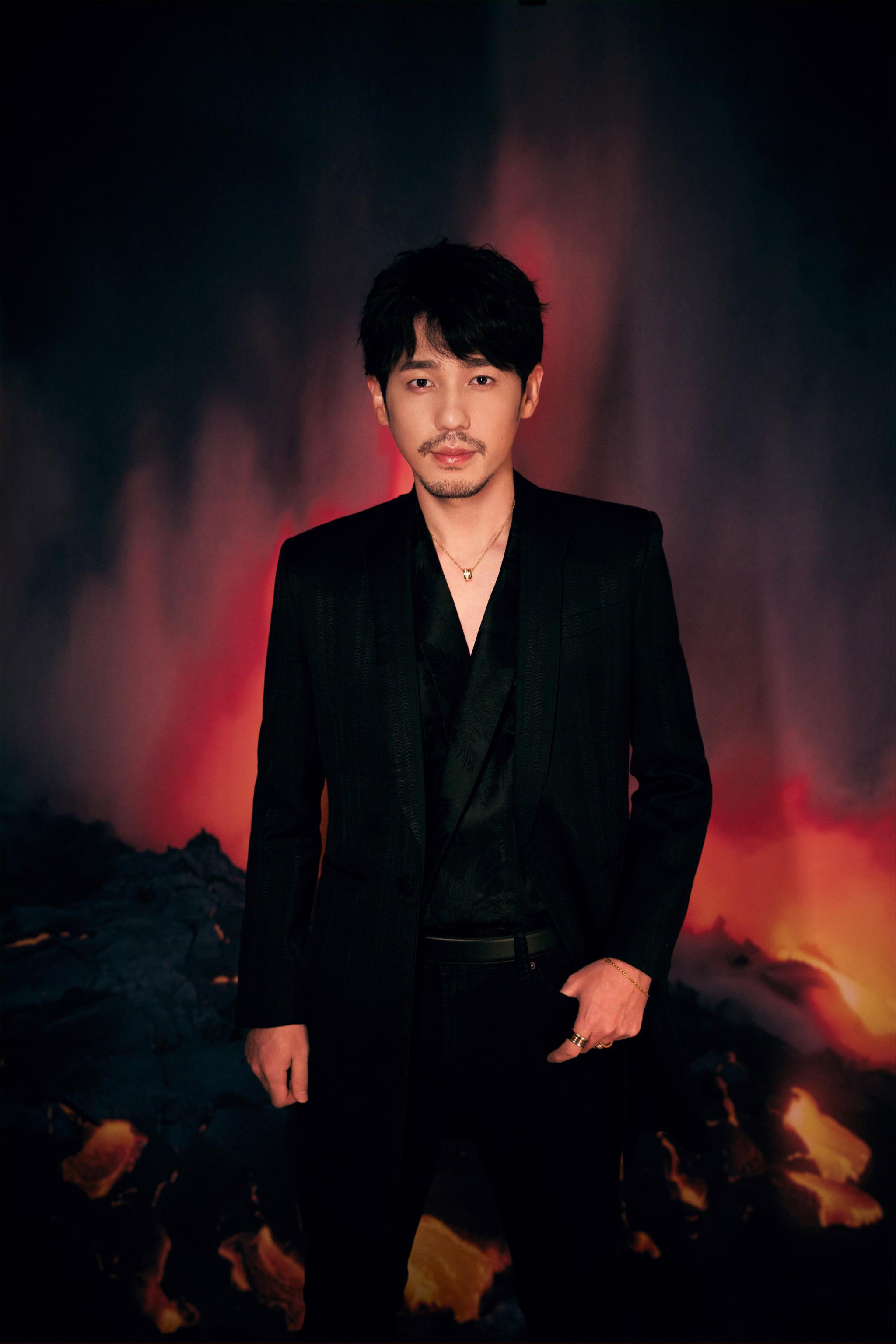 白宇亮相活动盛典荣获年度电视剧品质演员荣誉