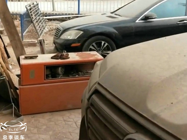 宾利挂老挝牌照停在口岸，车轮被铁链锁着，这车真的没人要吗？