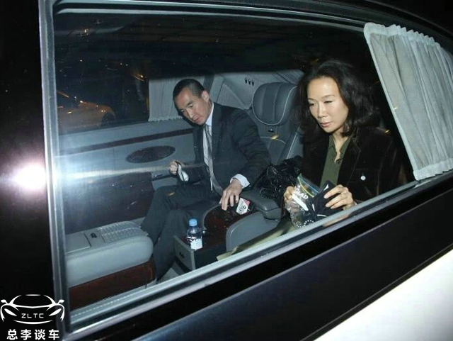 身家270亿,被誉为澳门小赌王,名下有8辆纯正迈巴赫