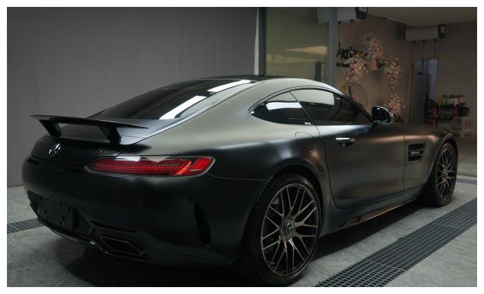 奔驰gtc贴改色膜 变身黑武士
