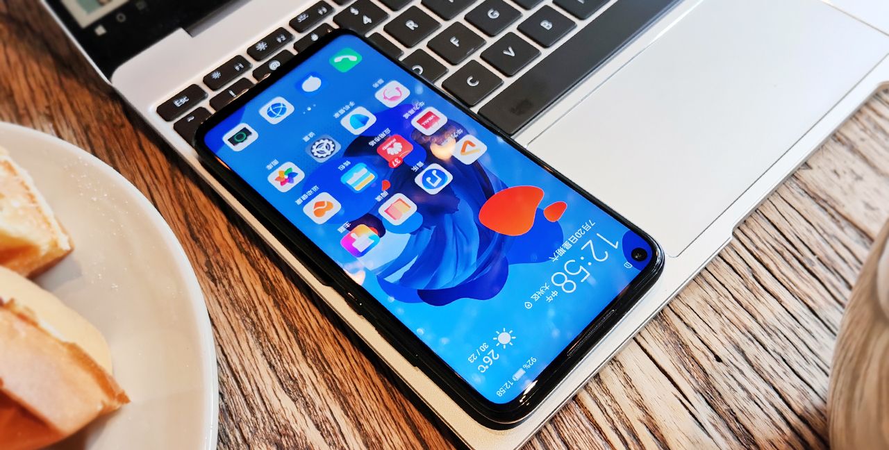 华为nova 5i pro图赏:6.26英寸极点全面屏,后置矩形ai四摄相机