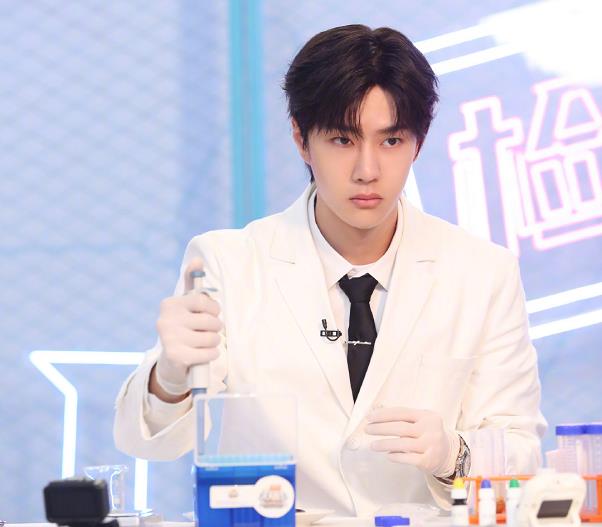 《天天向上》又把观众当傻子,宣传节目套路明显,王一博被连累休闲区蓝鸢梦想 - Www.slyday.coM 《天天向上》又把观众当傻子,宣传节目套路明显,王一博被连累休闲区蓝鸢梦想 - Www.slyday.coM