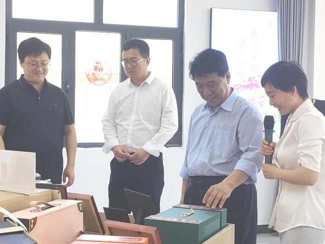 督导调研现场5月18日,山西省委省政府乡村振兴第六督导组组长梁若皓