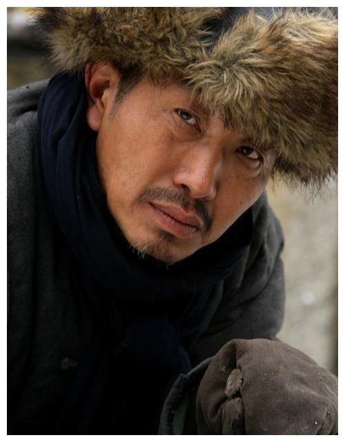 还记得孙俪,佟大为版《玉观音》里的潘队长吗?如今他过这样子